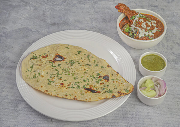 Butter Chicken [4 pcs] and Butter Naan [2 ] with Salad and Chutney